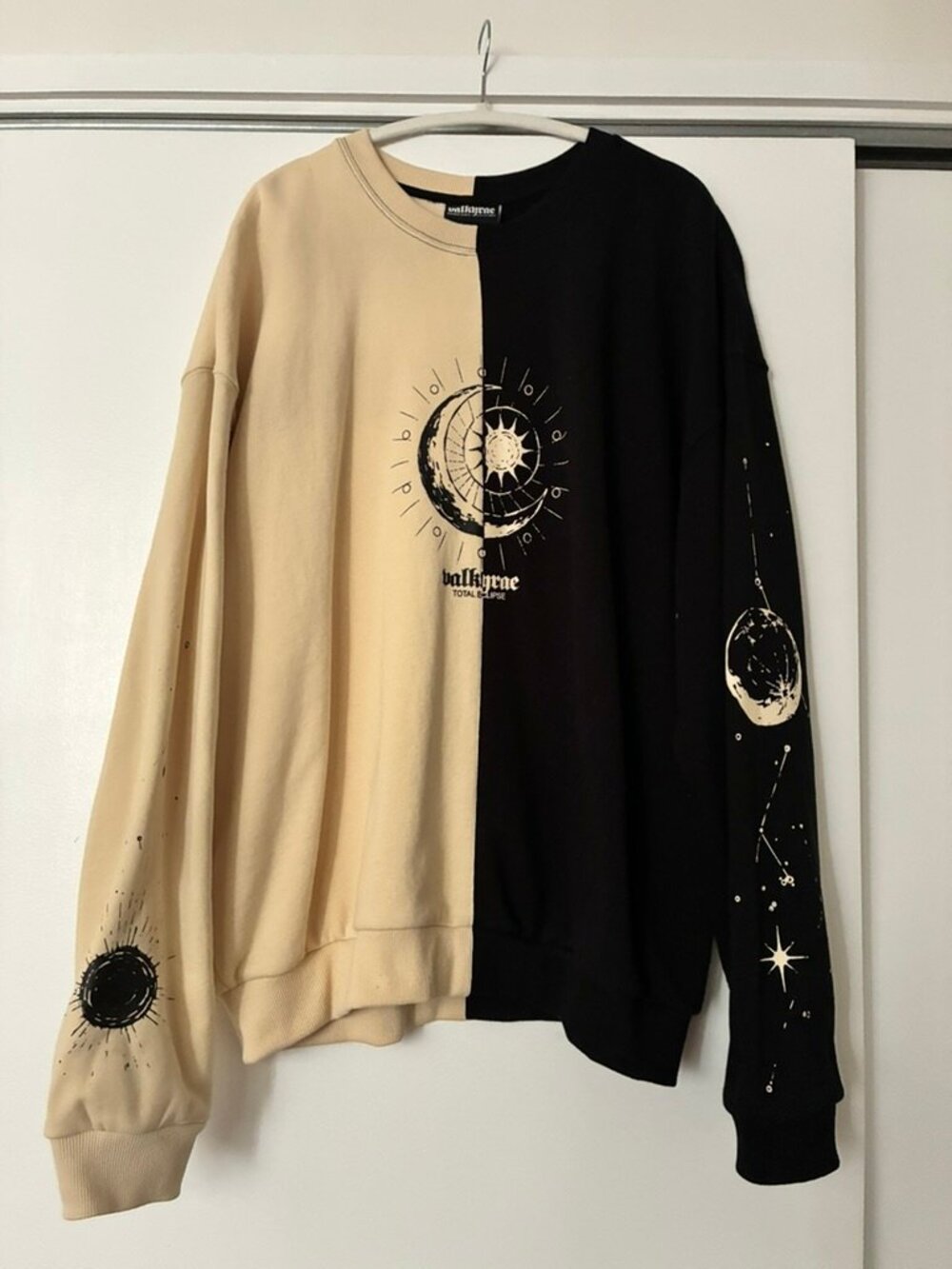 Valkyrae Total Eclipse Sweater (L) Radiant Spirits 2021 Oversized Crewneck Black